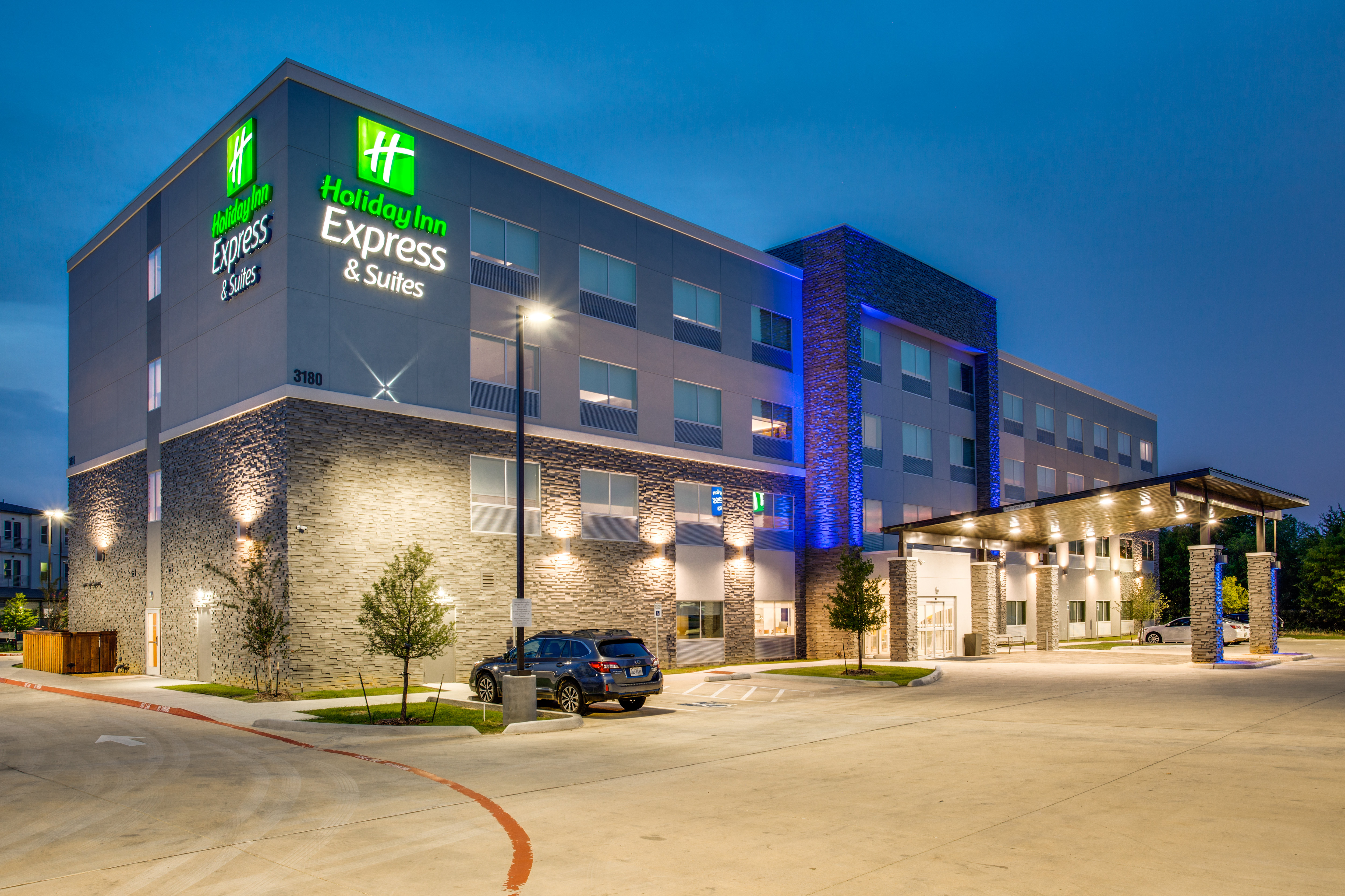 Holiday Inn Express and Suites Denton South 62/71