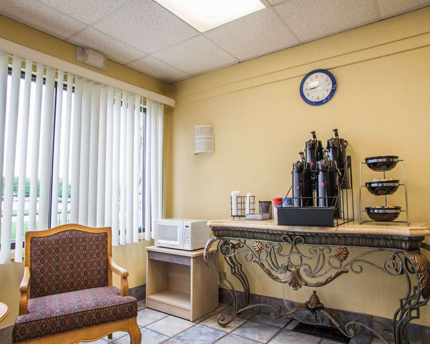 Relax Inn Saint Charles 10/21