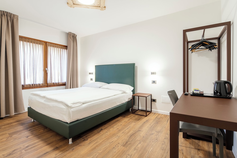 2 BEDROOMS, FAMILY, 2 BATHROOMS