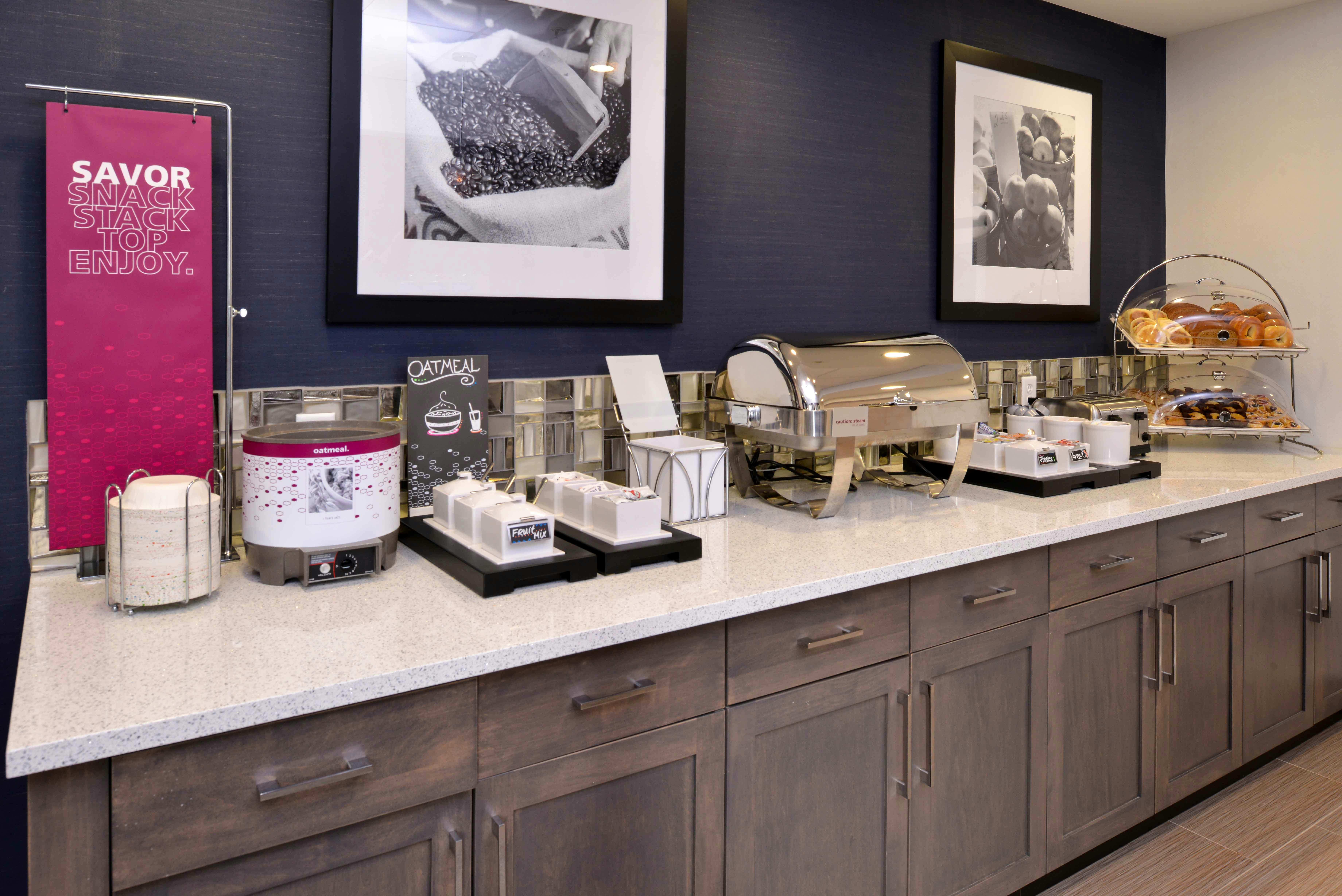 Hampton Inn & Suites Albany/East Greenbush 20/46