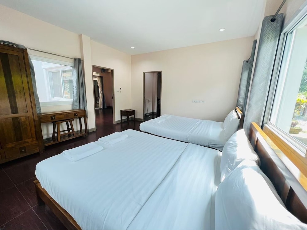 Sky, Suite, 2 King Beds