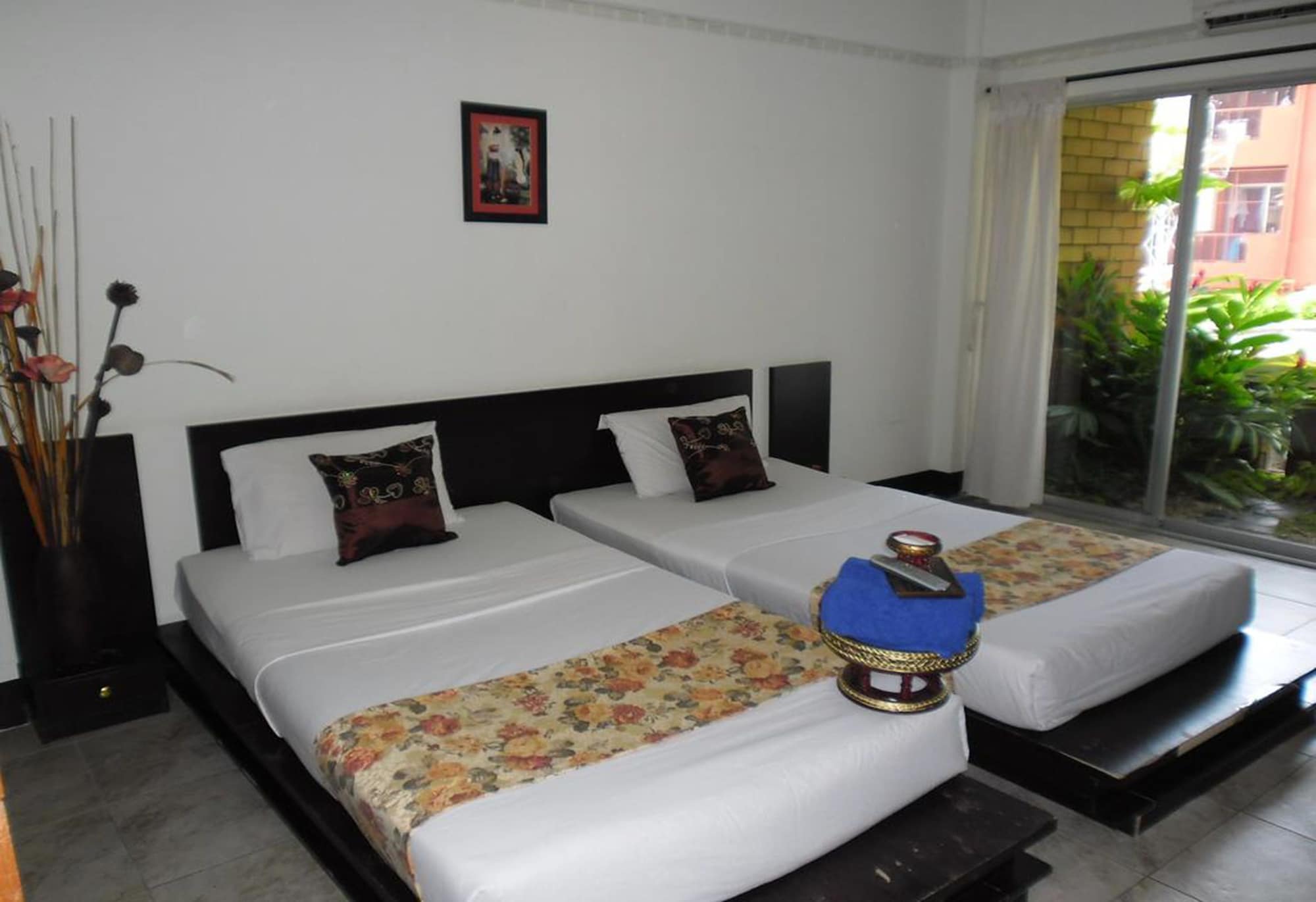 STANDARD, TWIN BEDS