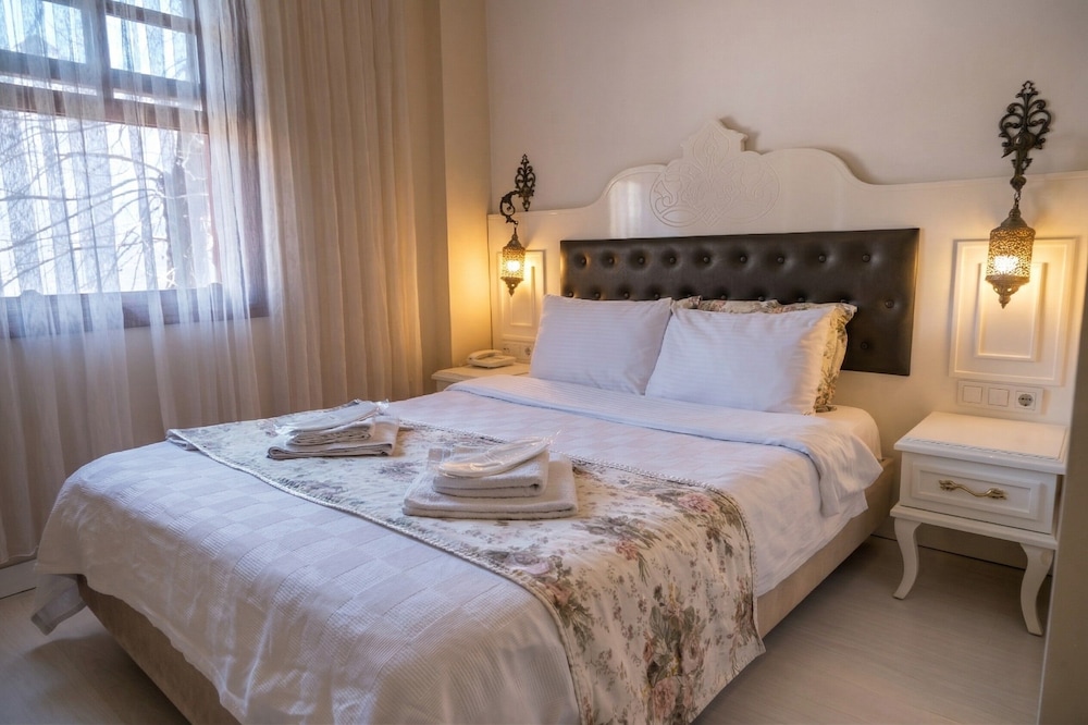 STANDARD, DOUBLE OR TWIN BED