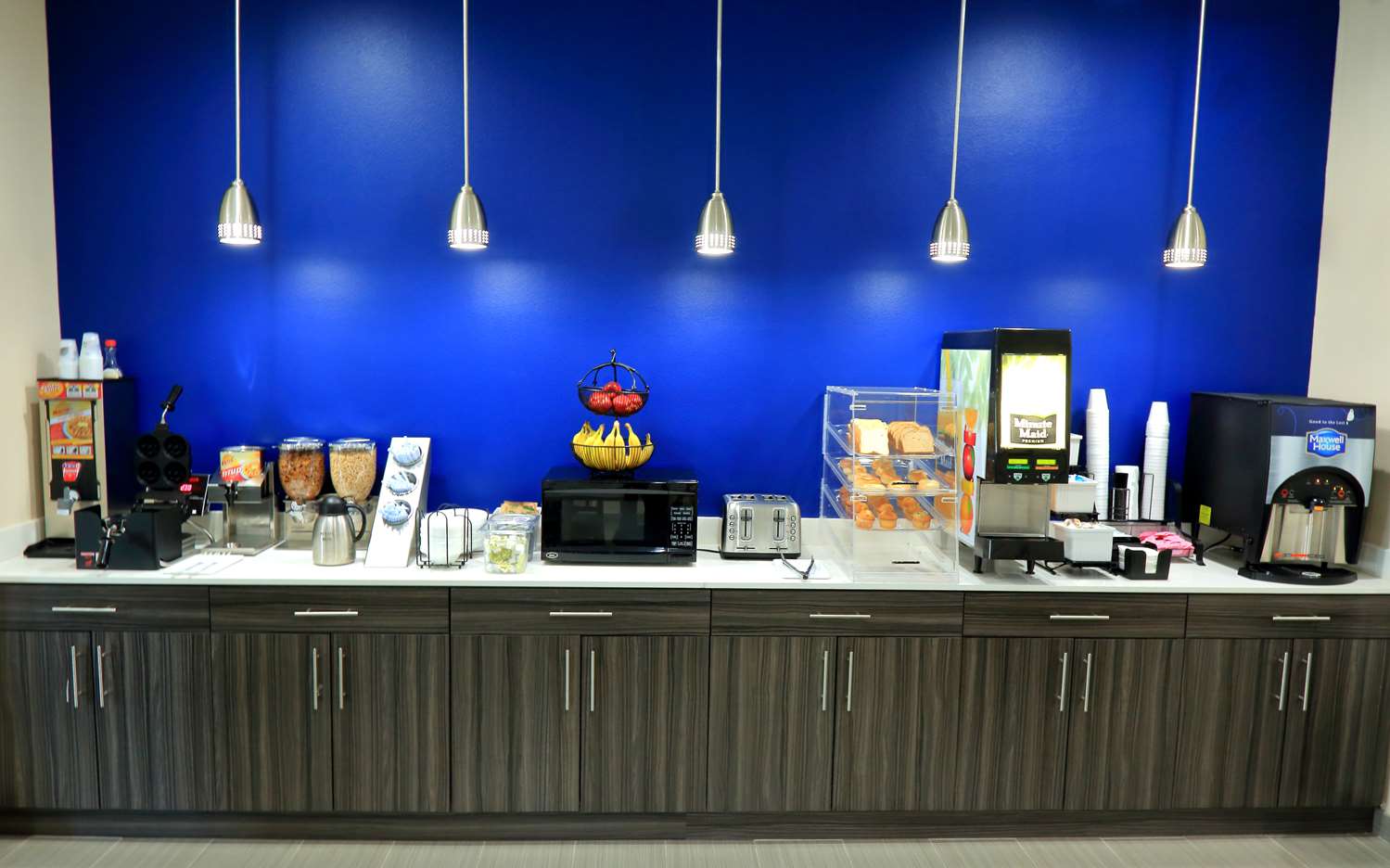 Americas Best Value Inn & Suites Prairieville 4/13