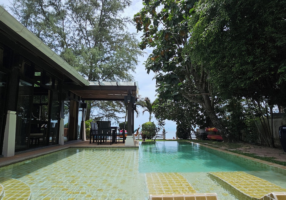 Emerald Sands Beach Villa 20/30