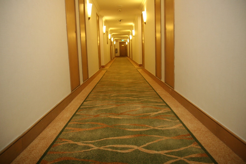 Shangri-La Apartments 23/71