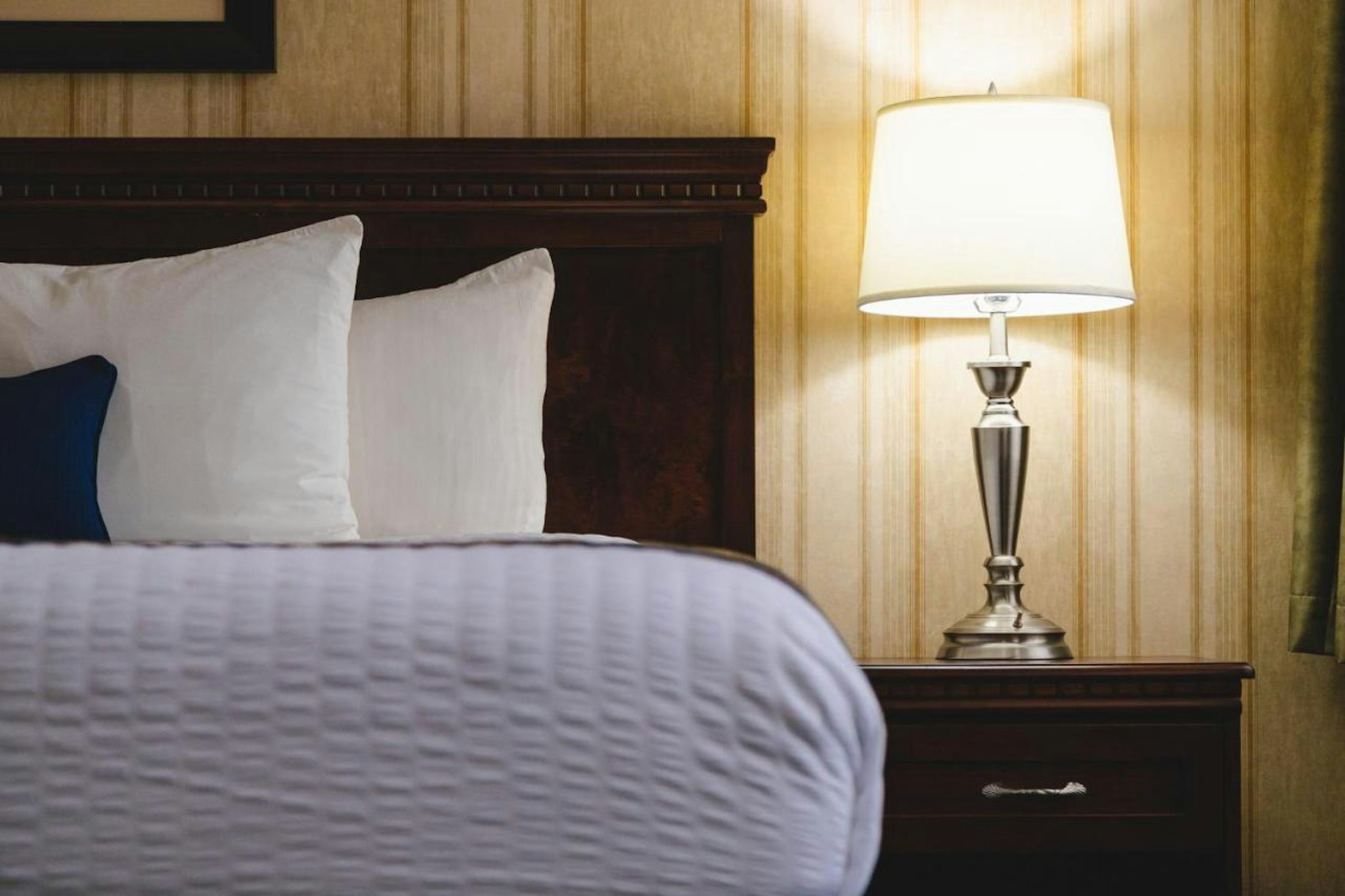Redwood Inn Suites Grande Prairie 24/61