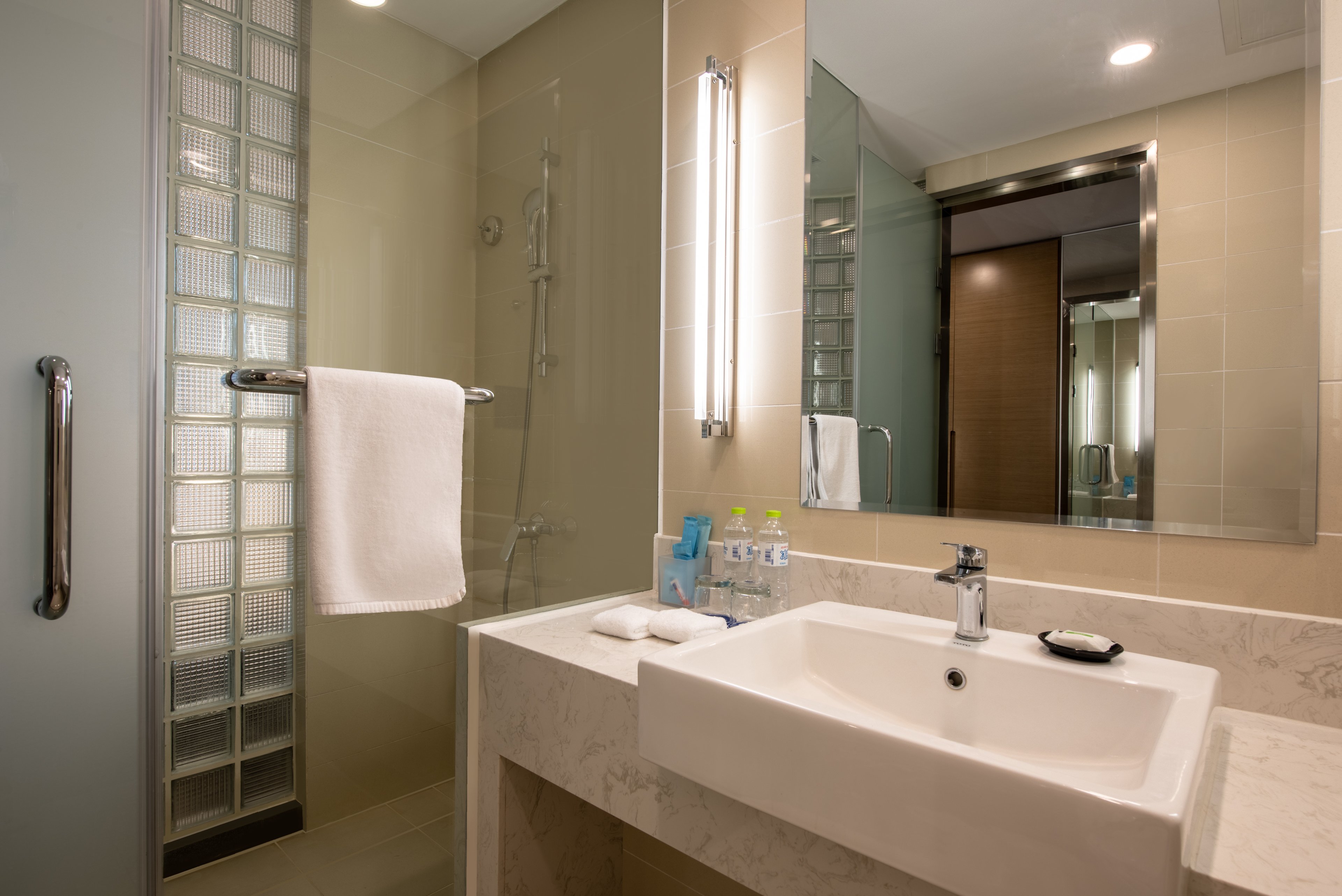 Holiday Inn Express Chongqing University Town 52/55