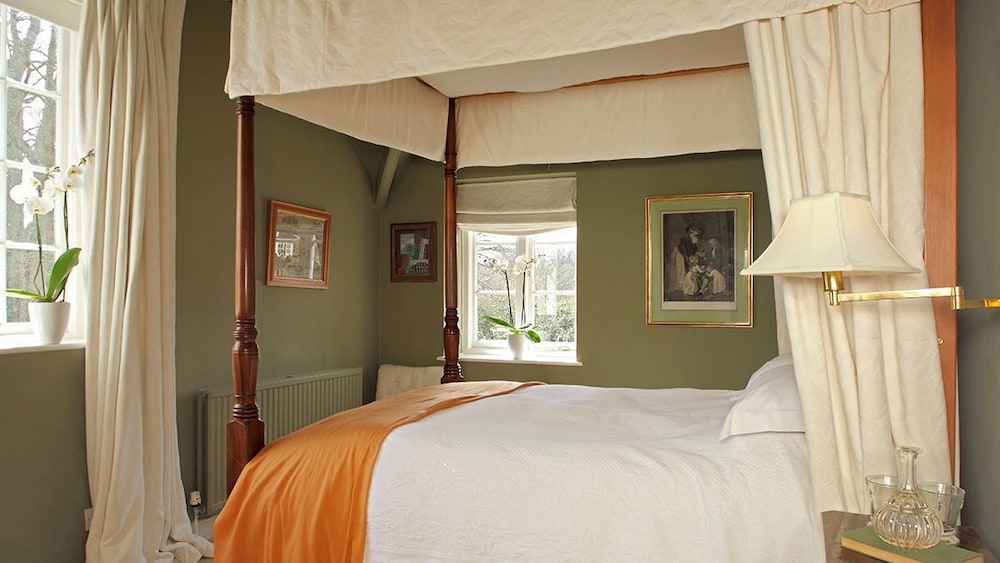 Goodwood Cottage 5/23