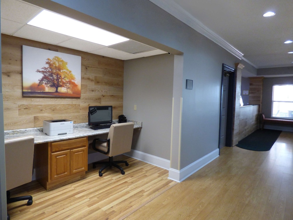 Country Inn & Suites by Radisson, Biloxi-Ocean Springs, MS 5/21