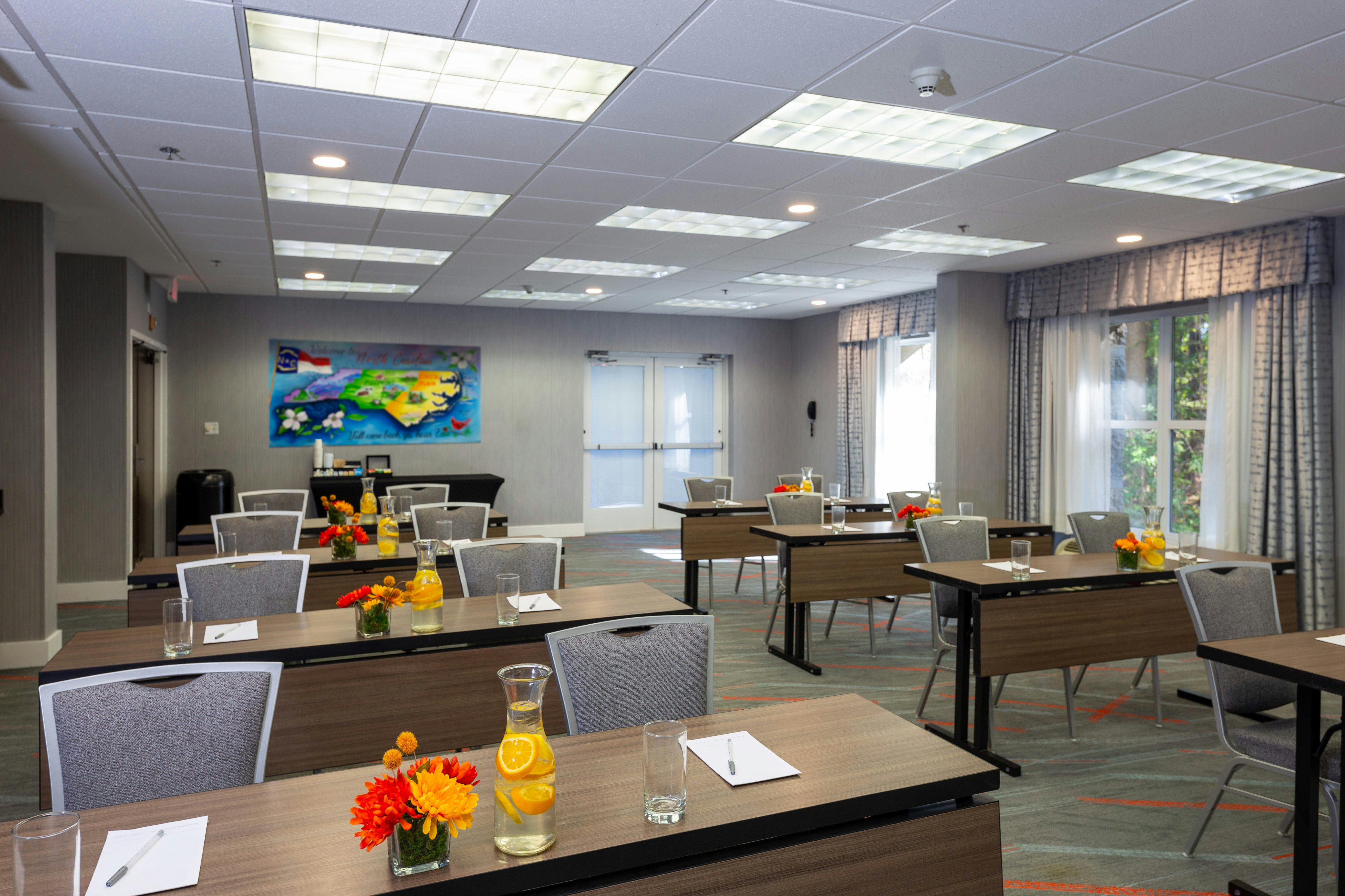 Hampton Inn & Suites Raleigh Cary Lenovo Center 39/52