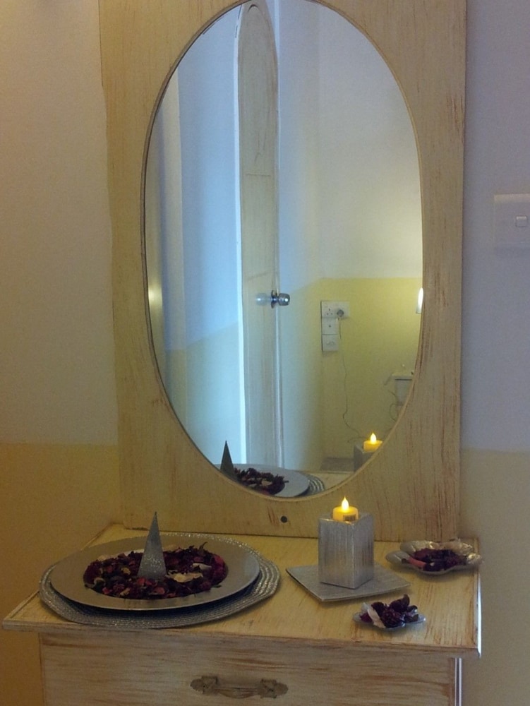 ROOM, TRIPLE