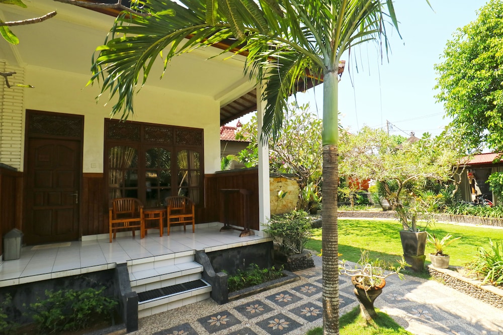 Puri Nusa Beach Hotel 26/32