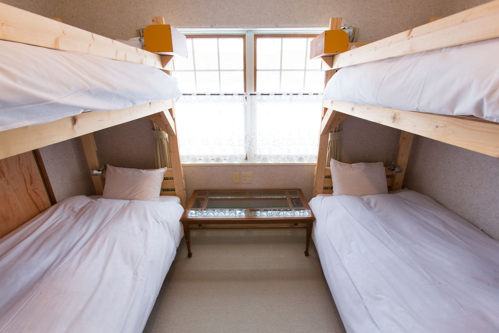 Private, 6 Beds, Twin Beds, 2 Bunk Beds