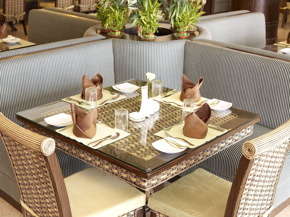 Gokulam Park Sabari Omr Hotel 23/33