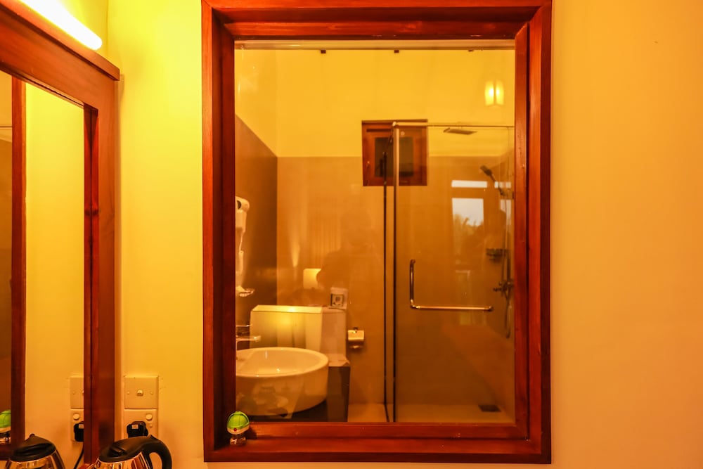 Pelwehera Village Resort 50/50