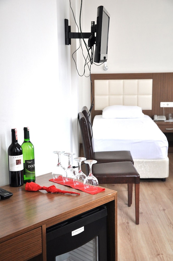 Hivas Hotel 15/19
