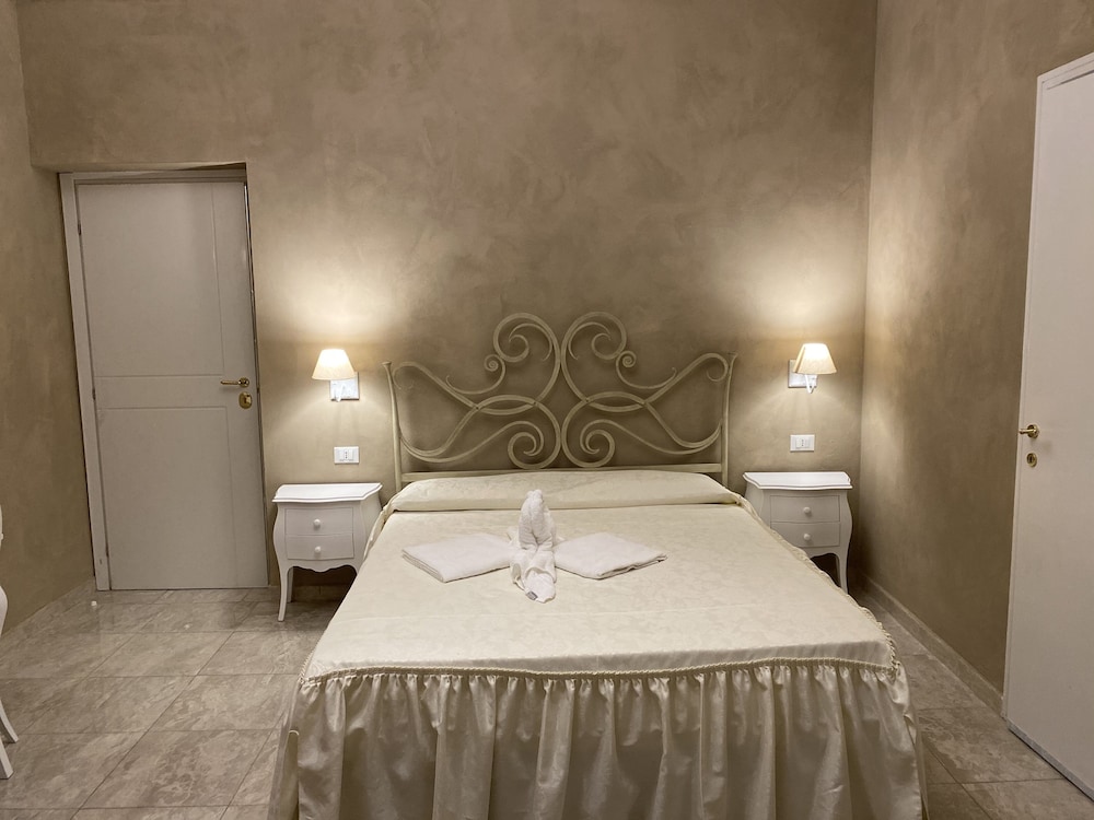 Boutique Hotel Calais Milano 10/63