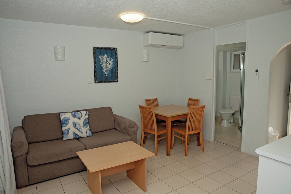 Don Pancho Beach Resort 33/50