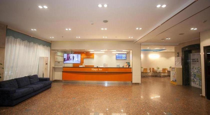 7 Days Inn (Foshan Zumiao Metro Station, Weiguo Road) 8/50