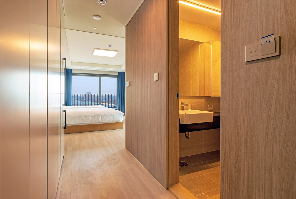 Sokcho I Park Suite Hotel and Resort 20/46