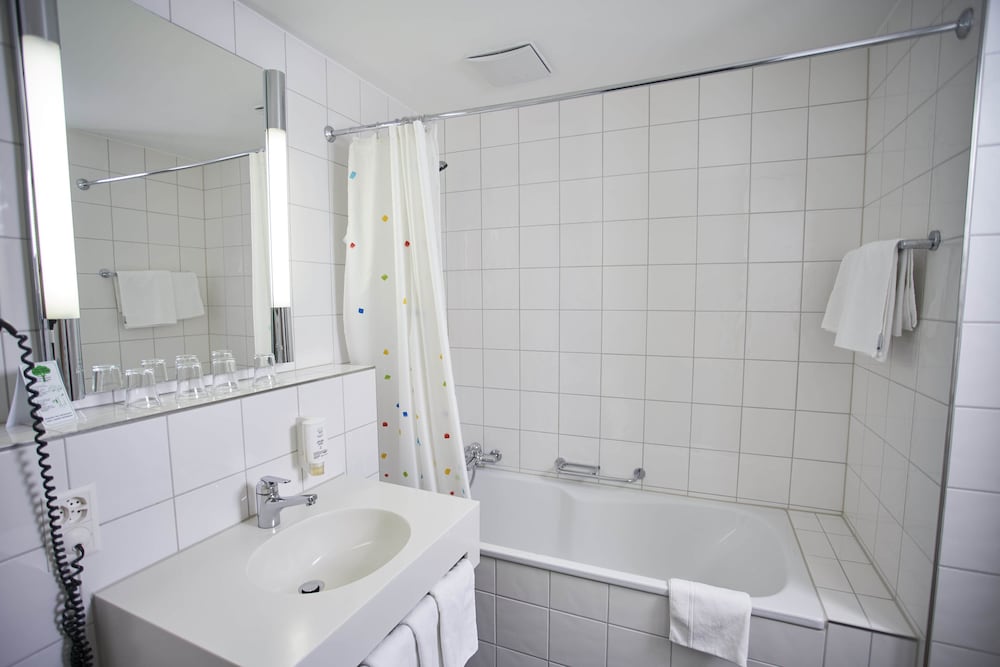 Bristol Hotel Zurich 43/50