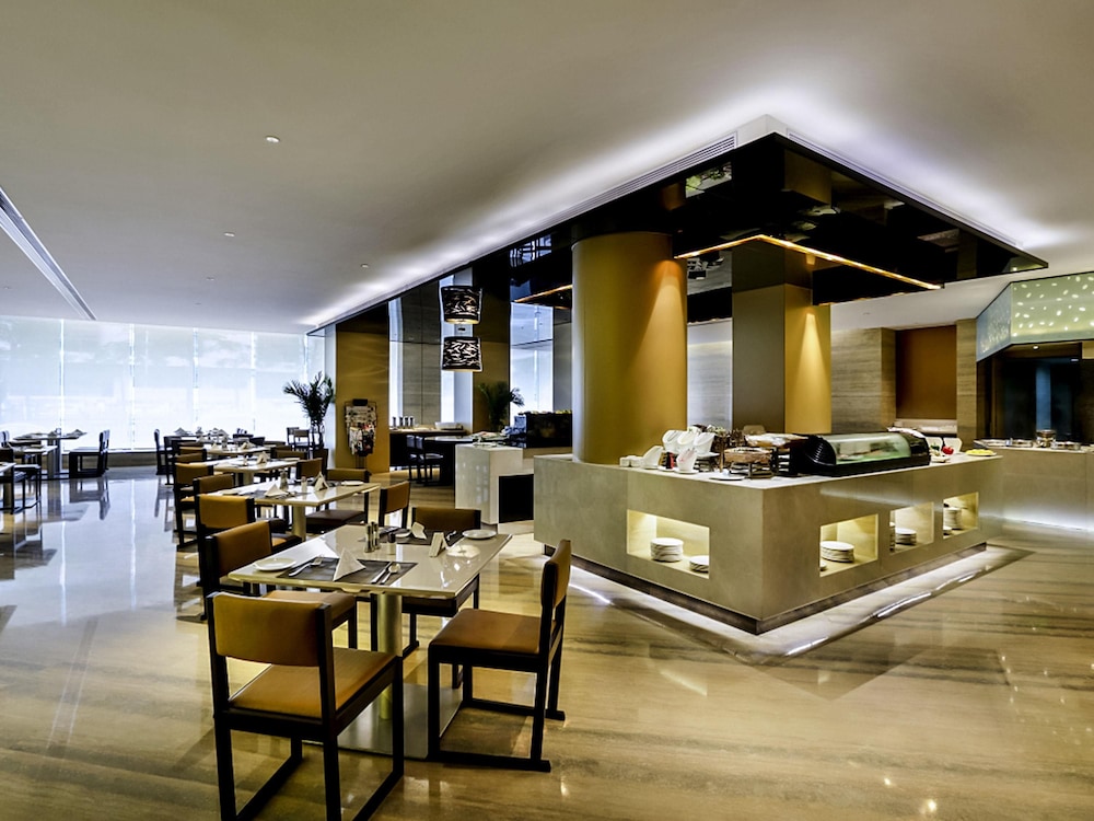 Grand Mercure Dongguan Humen 58/74