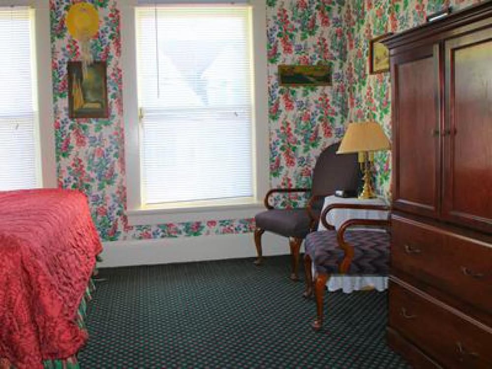 Inn on Mackinac 35/50