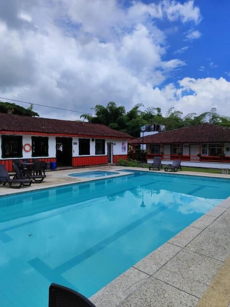 La Floresta Hotel Campestre 50/55