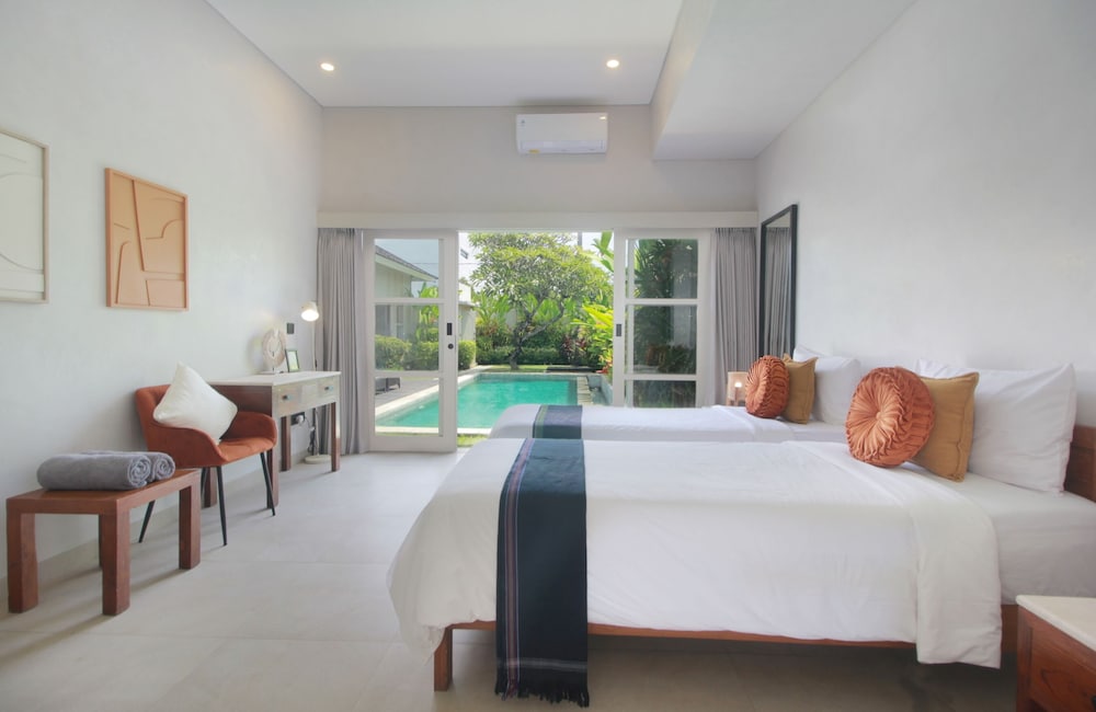 3 Bedrooms, Exclusive, Villa, 2 Queen and Twin Beds, Beach Side, Private Pool