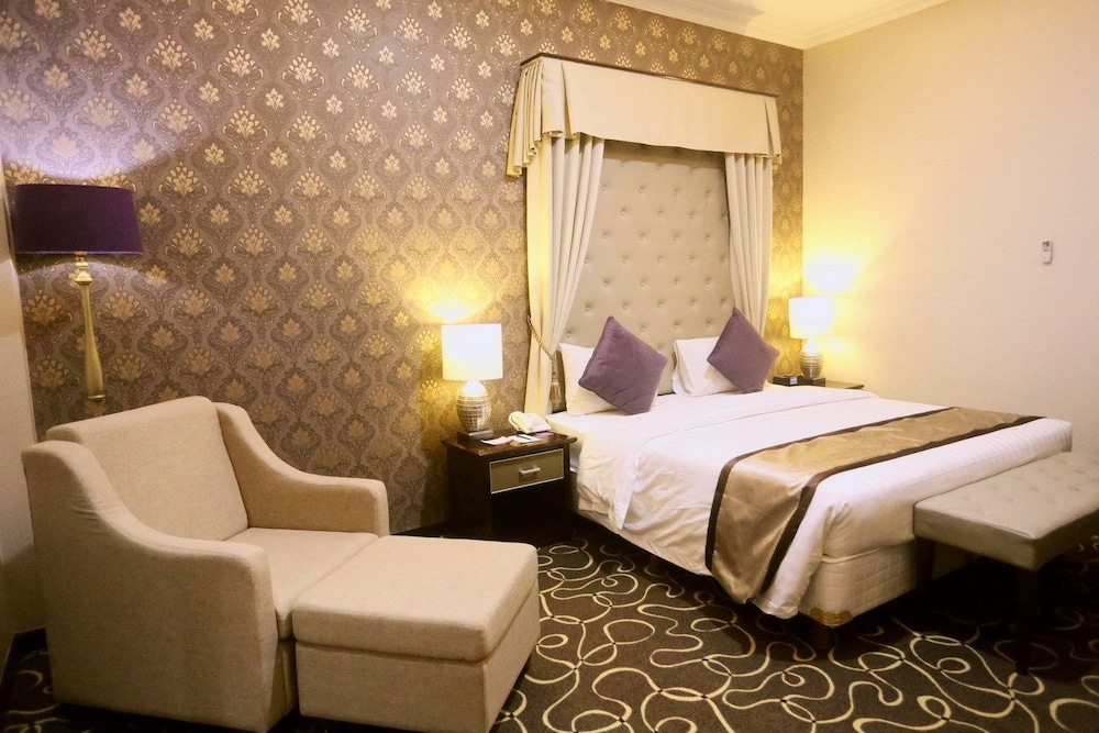 Adhiwangsa Hotel 7/65