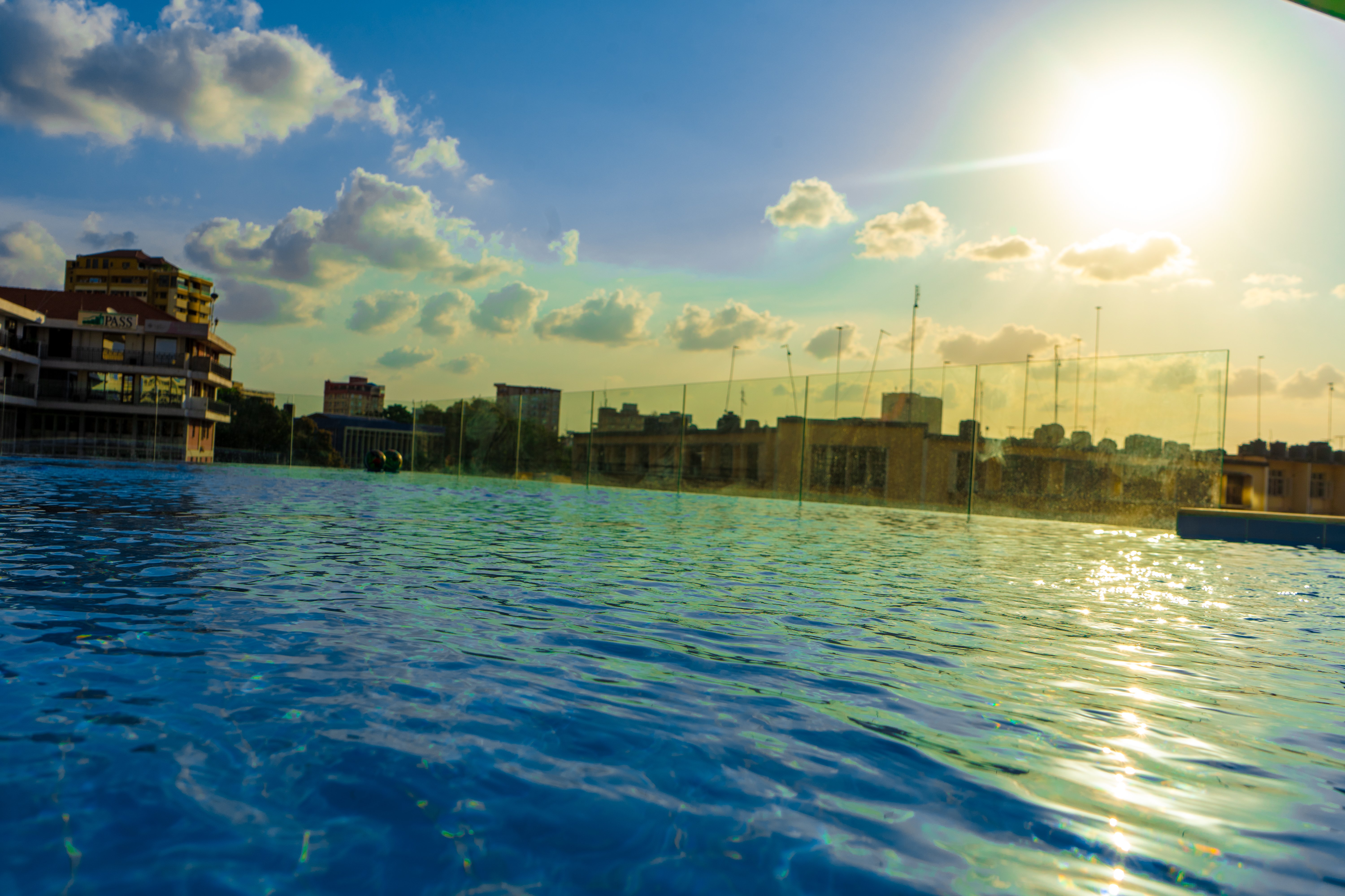 Holiday Inn Dar Es Salaam City Center 75/76