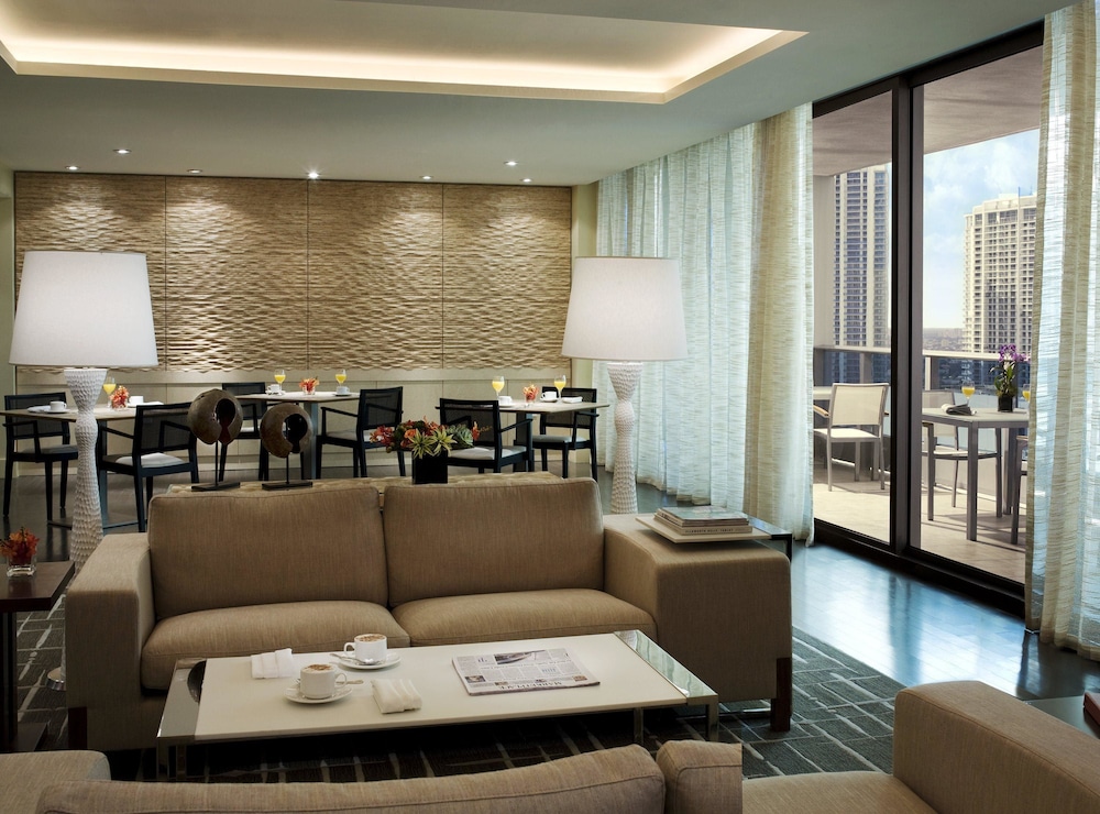 Kimpton Epic Hotel 65/77