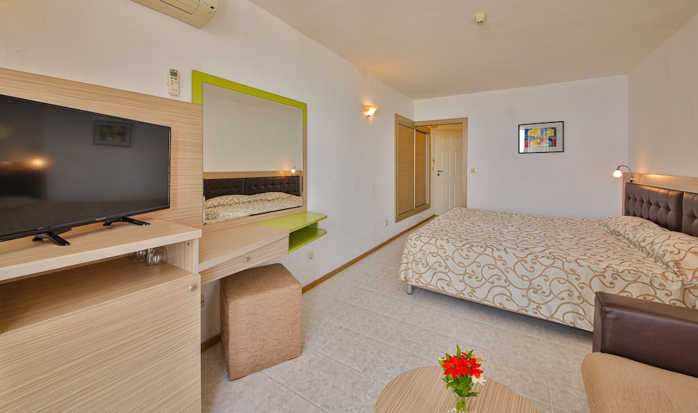 Hotel Nona 12/26