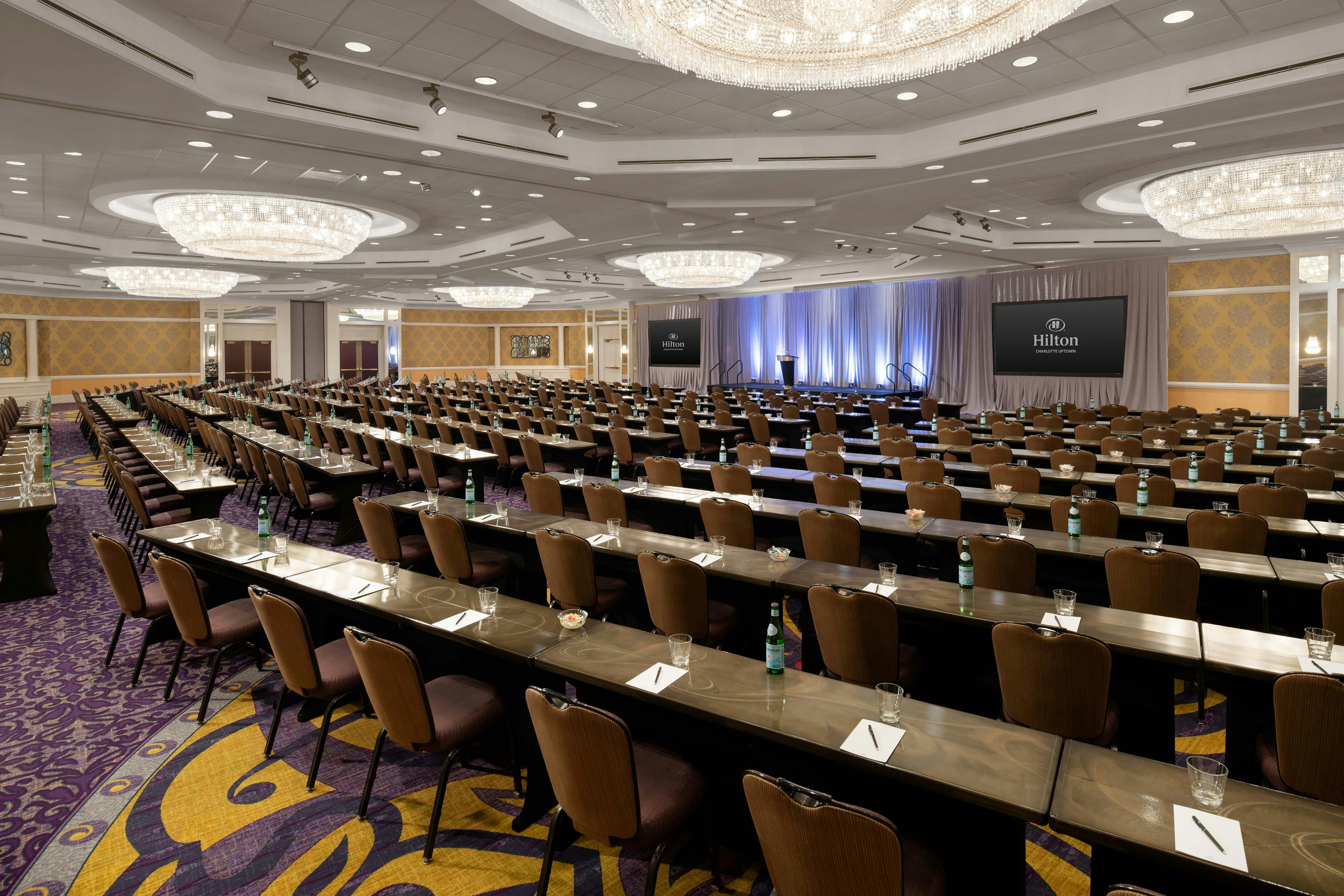 Hilton Charlotte Uptown (ex Hilton Charlotte Center City) 71/82