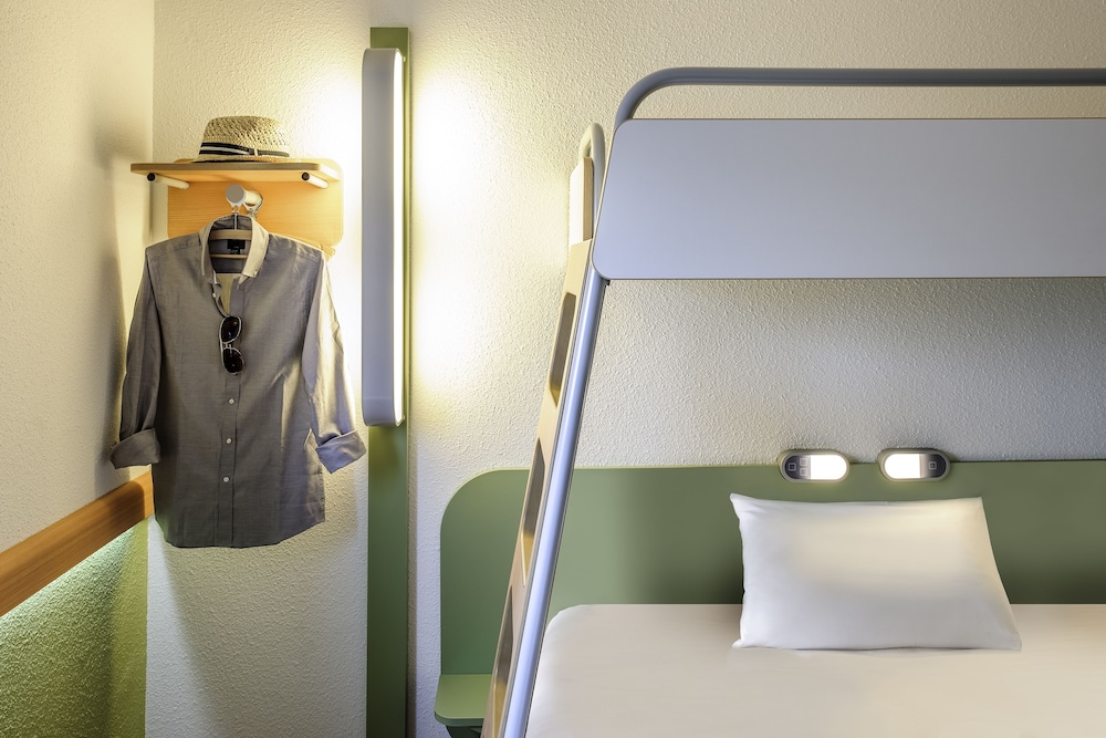 Ibis Budget Zurich City West 23/63