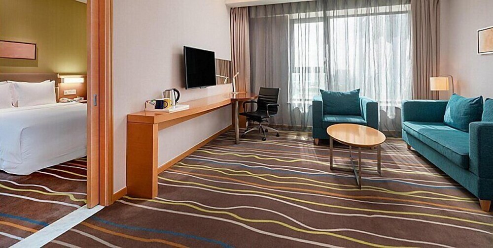 Holiday Inn Express Xi an High Tech Zone North 34/50
