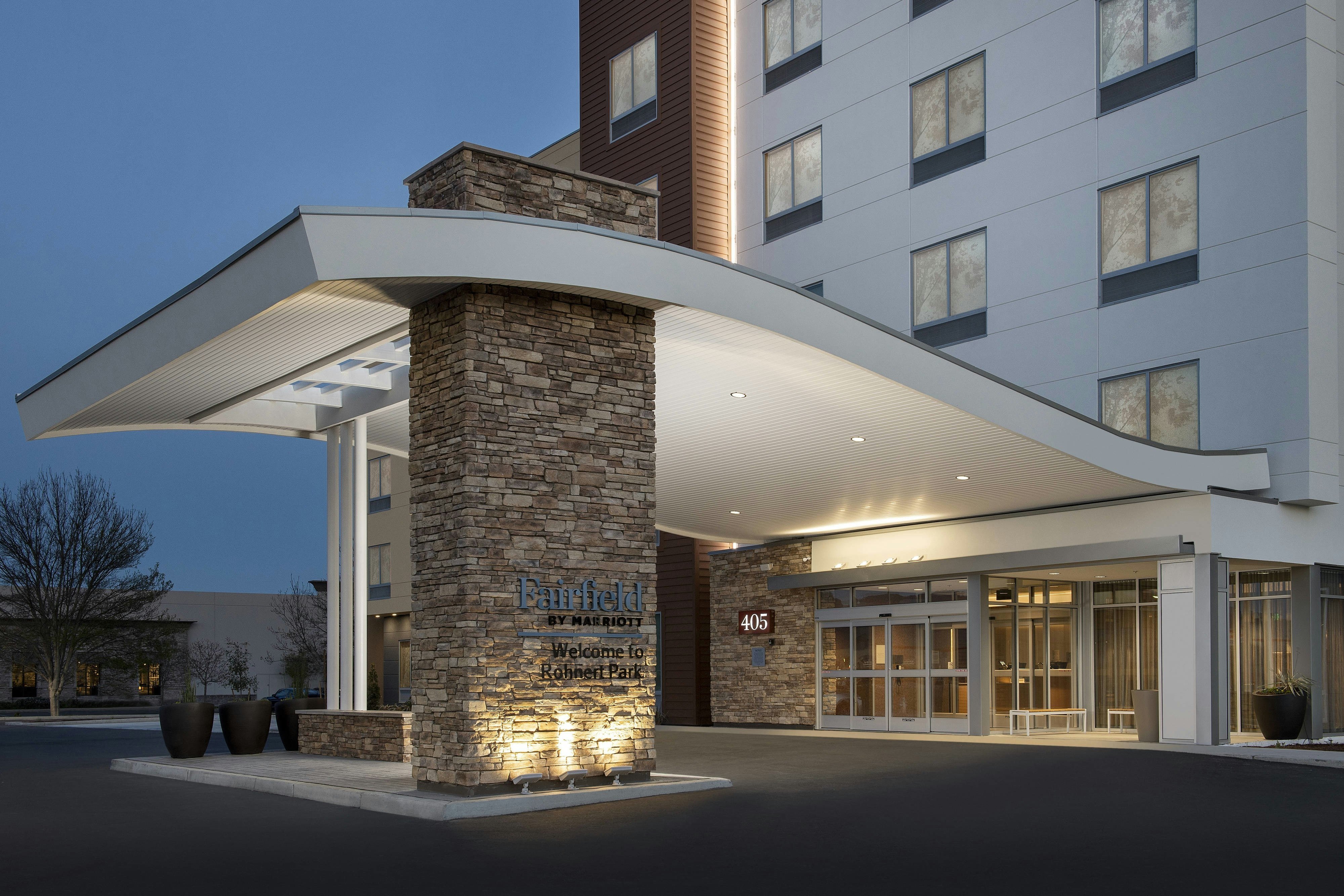 Fairfield Inn & Suites by Marriott Santa Rosa Rohnert Park 4/19