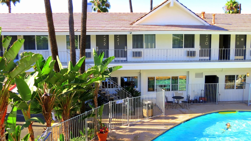 Hotel Iris San Diego 3/45