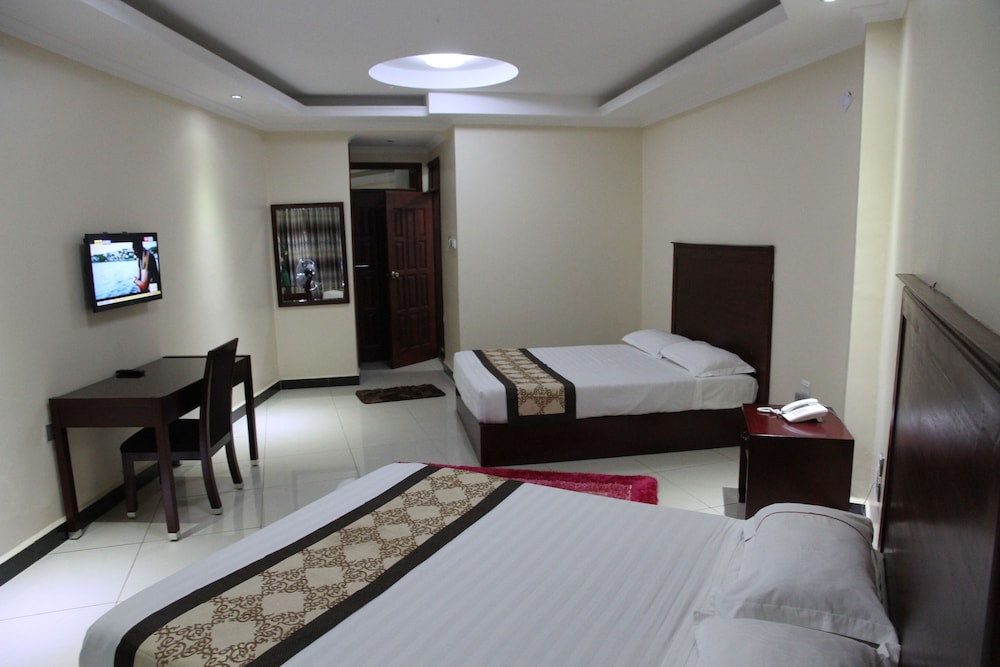 Namayiba Park Hotel 9/50