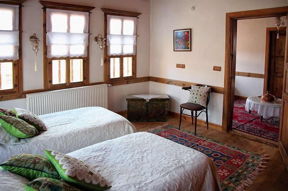 Dadibra Konak 12/50