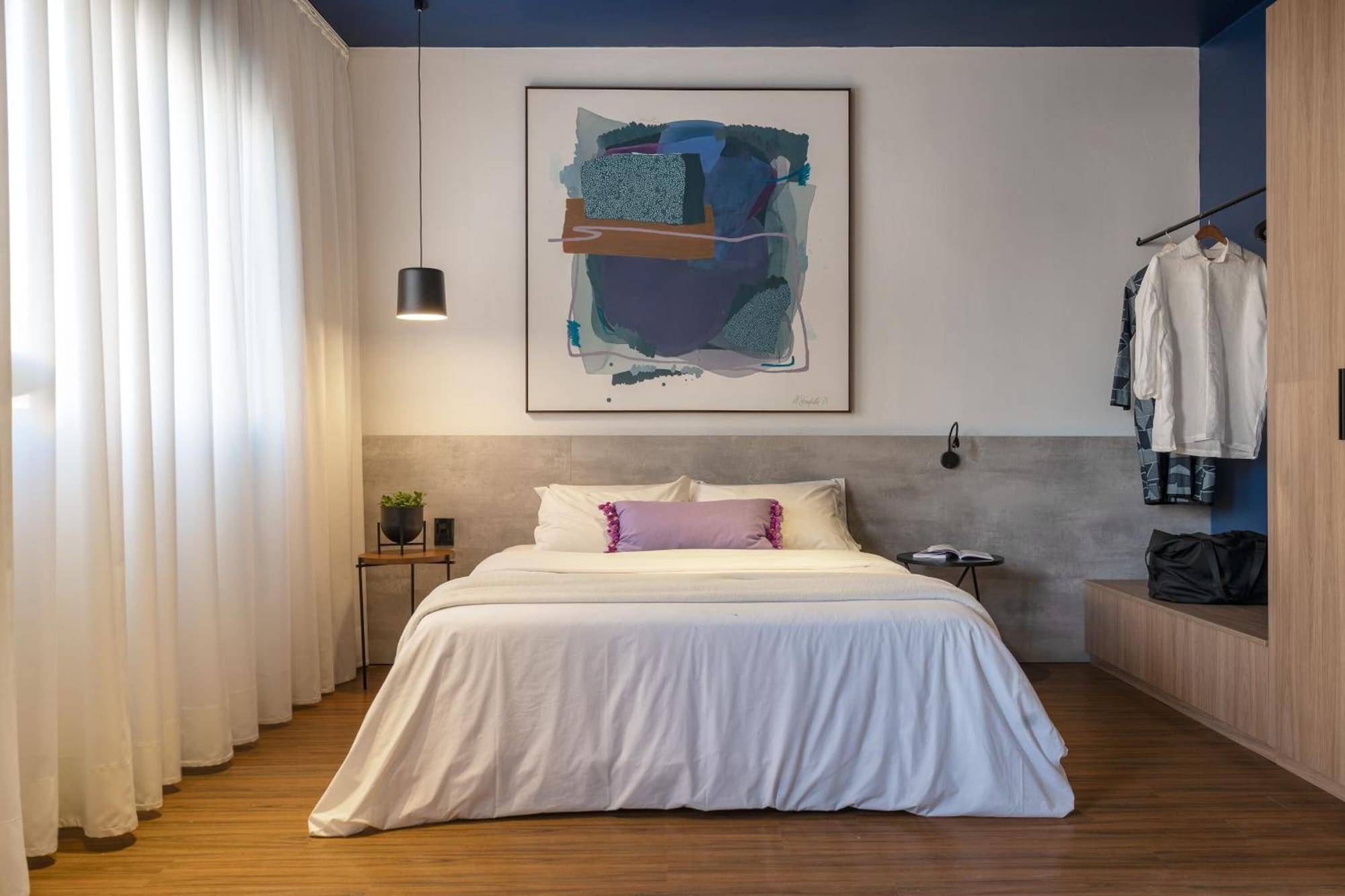 ROOM, DOUBLE OR TWIN BED