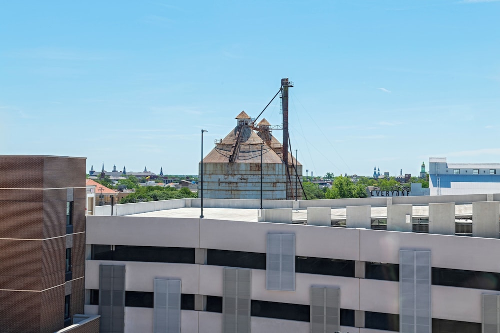 Ac Hotel By Marriott Waco Downtown 5/50