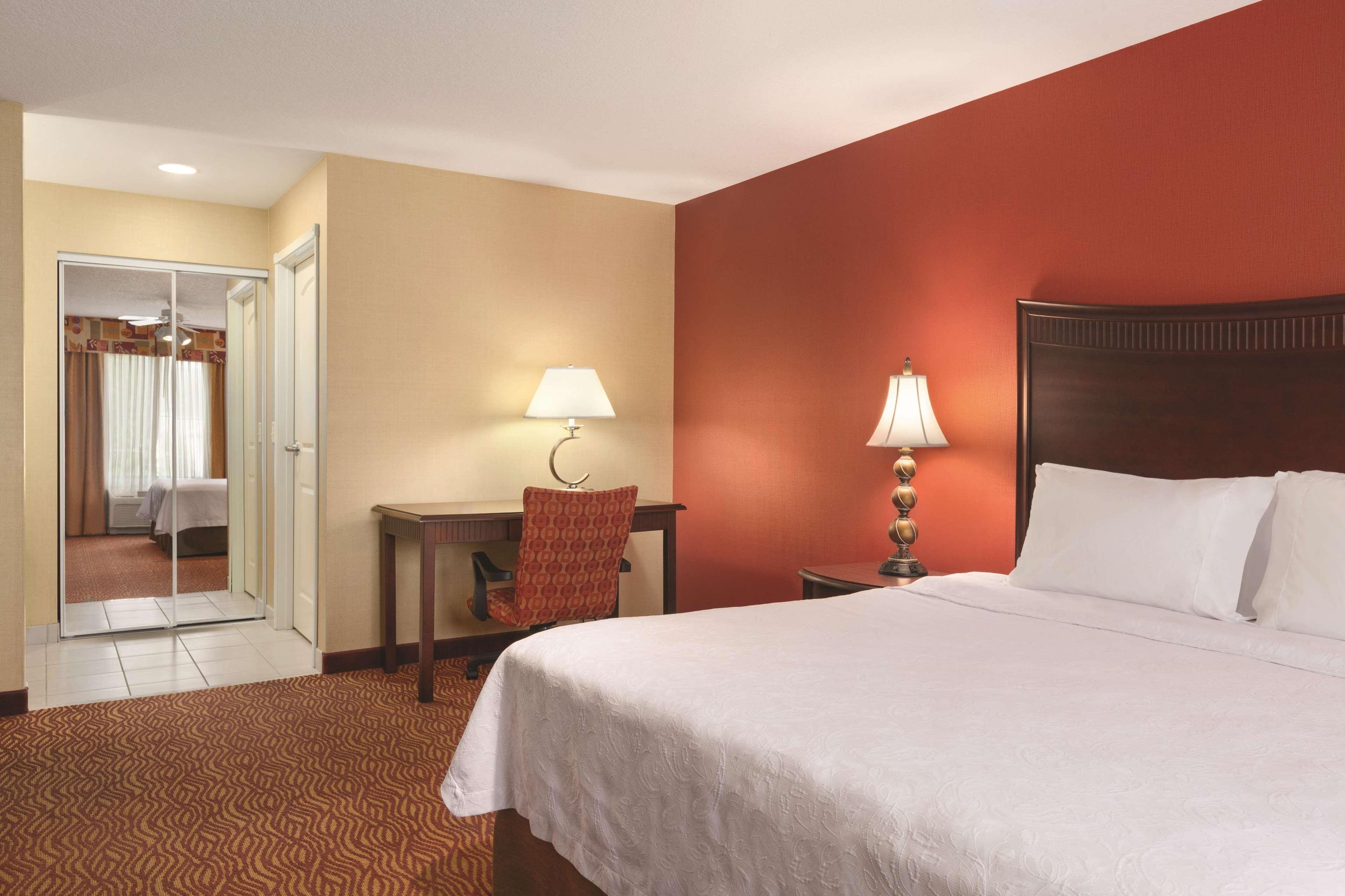 2 Bedrooms, Suite, King Bed, 2 Queen Beds, 2 Bathrooms