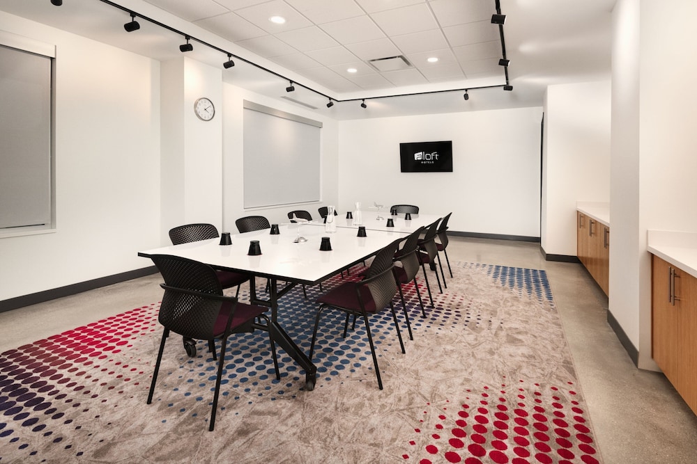 Aloft Lawrenceville Sugarloaf 13/18