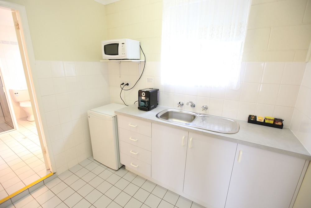 CLARE VALLEY MOTEL 12/62