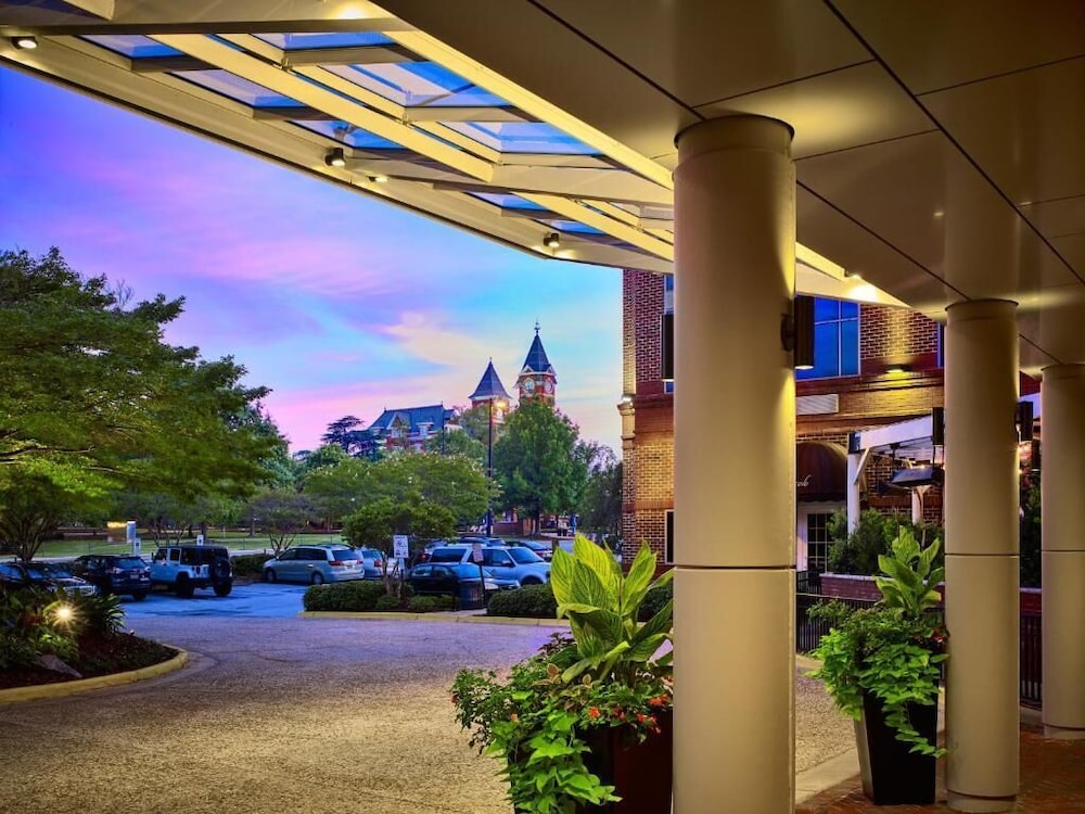 The Hotel At Auburn University 8/64