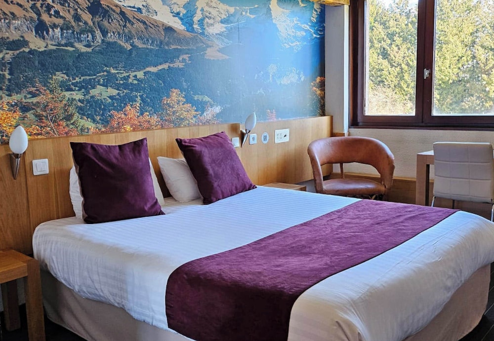 Family, 1 Double and 3 Single Beds