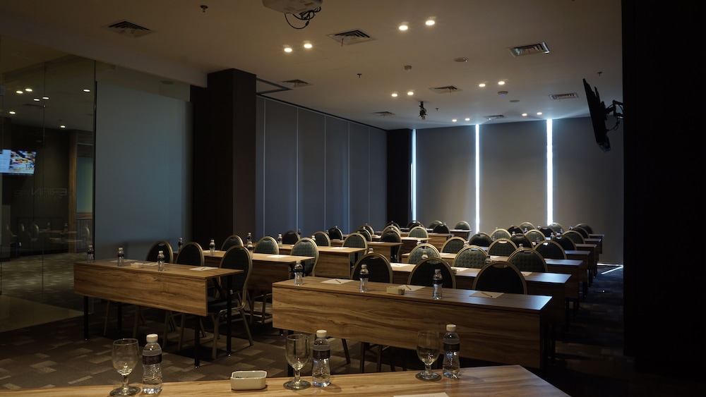 Erian Hotel 35/50