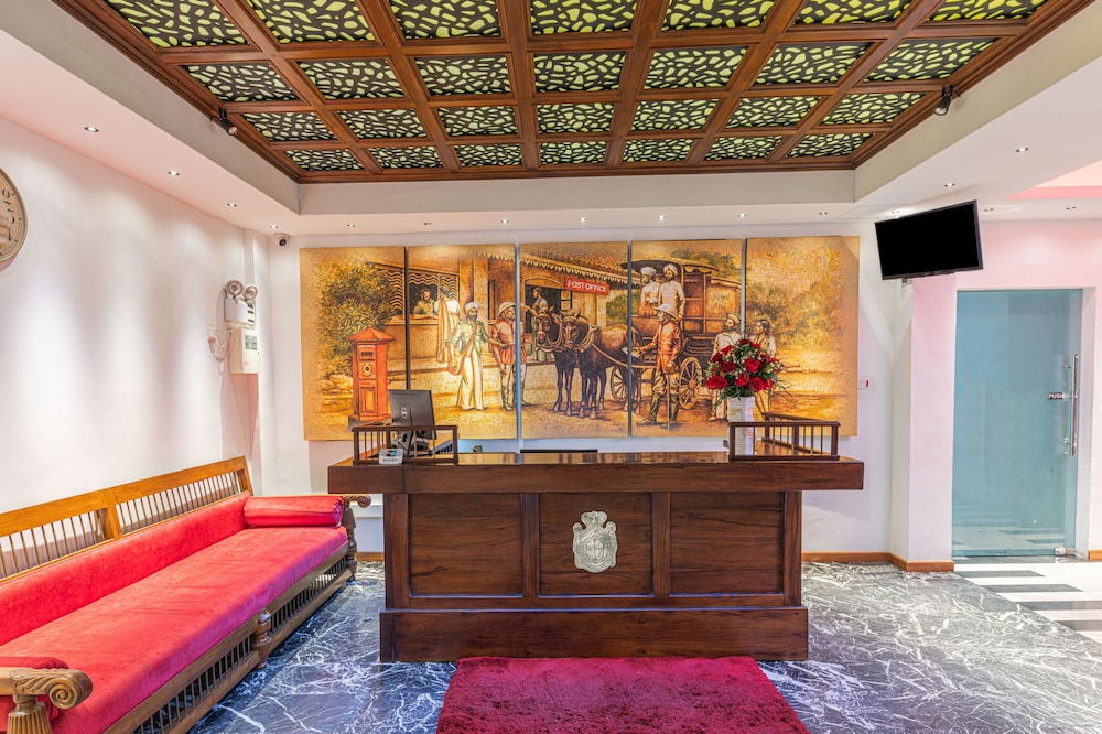 Lobby at Earl's Red, COLOMBO